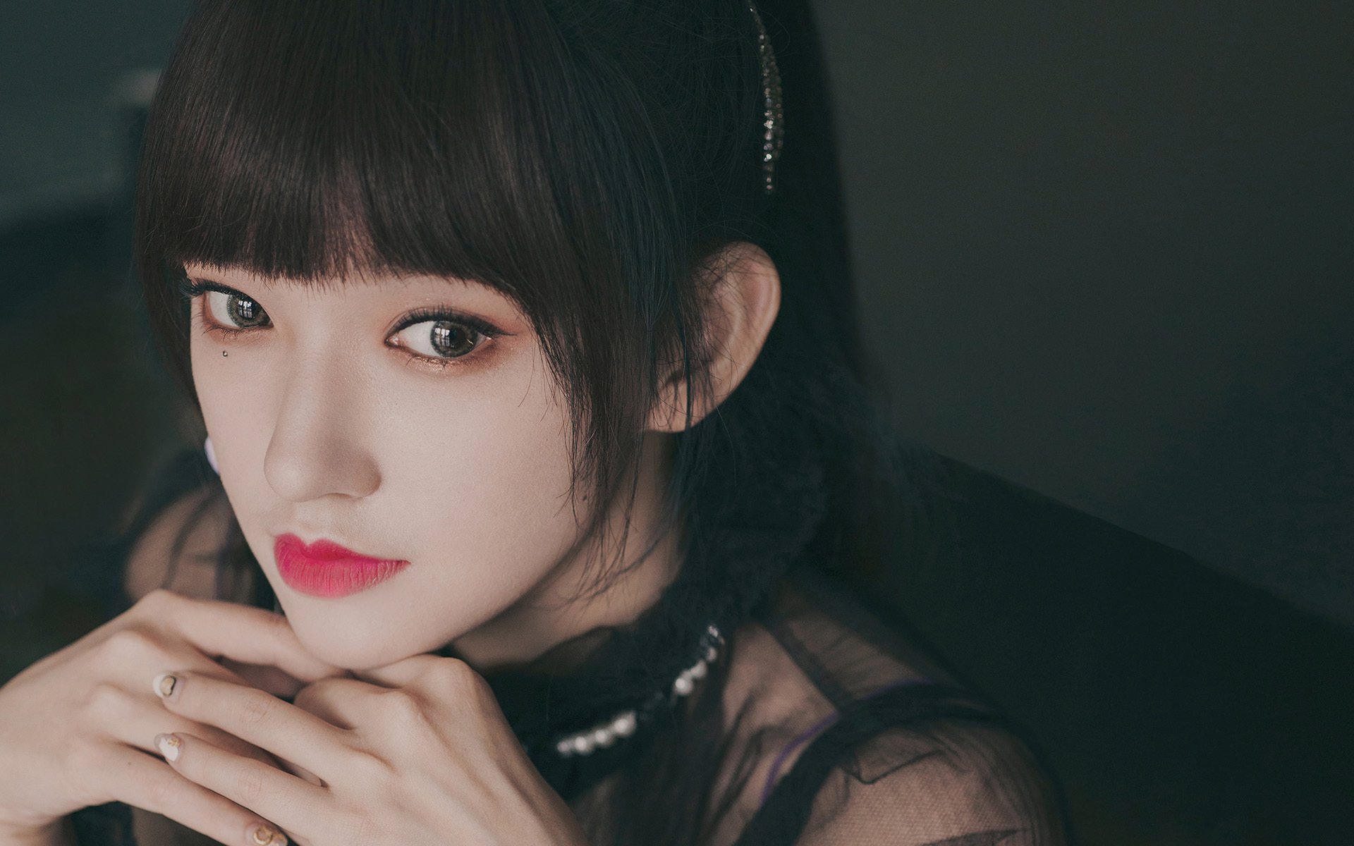 冬季滑冰灯光秀，冰上运动与艺术完美融合，冬季滑冰场广告词